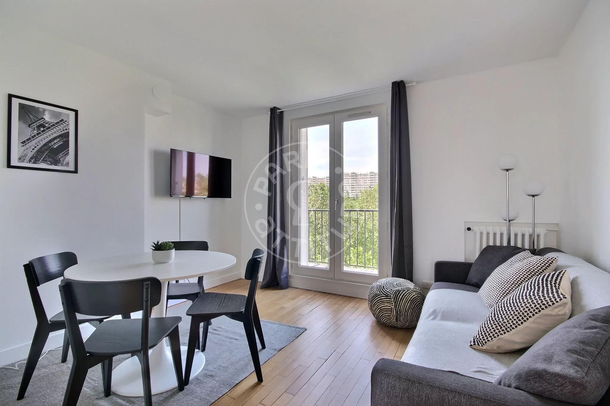 Flat Rue des Morillons in Paris
