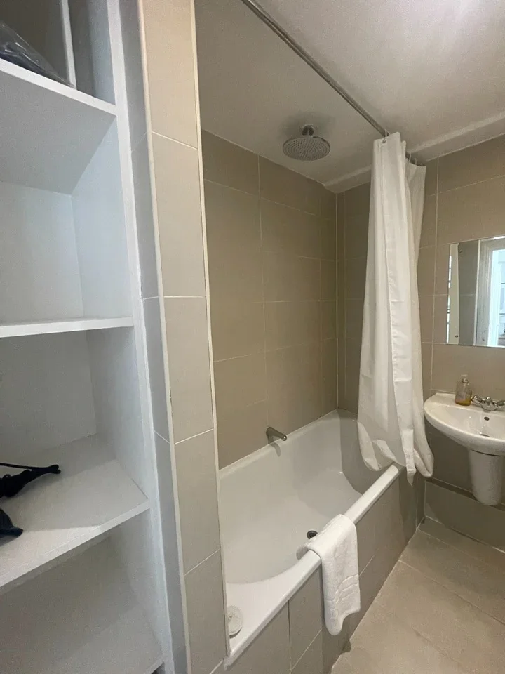 Flat Lucan Place in Greater London