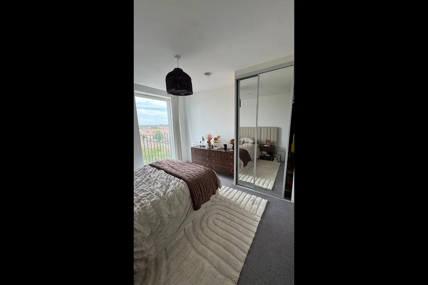 Flat Fern Way in Greater London