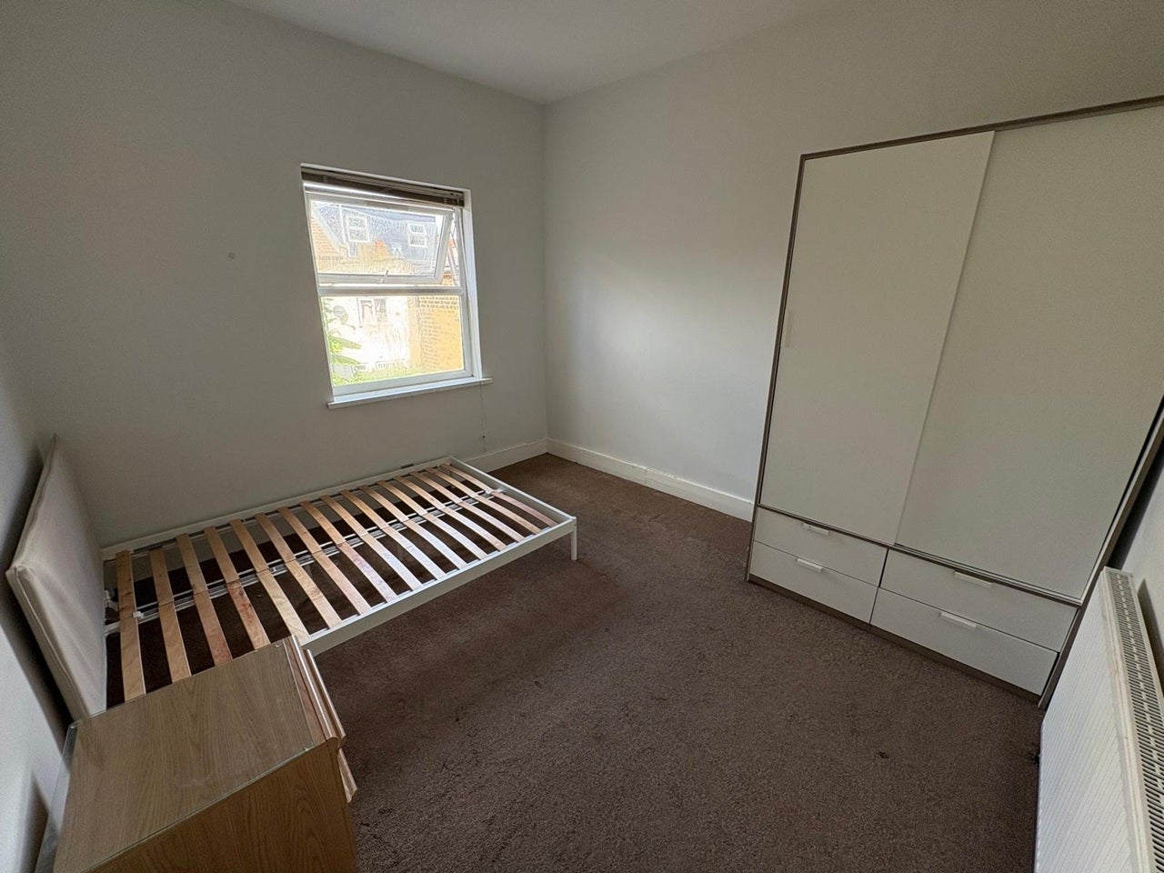 Room Ham Park Road in Greater London