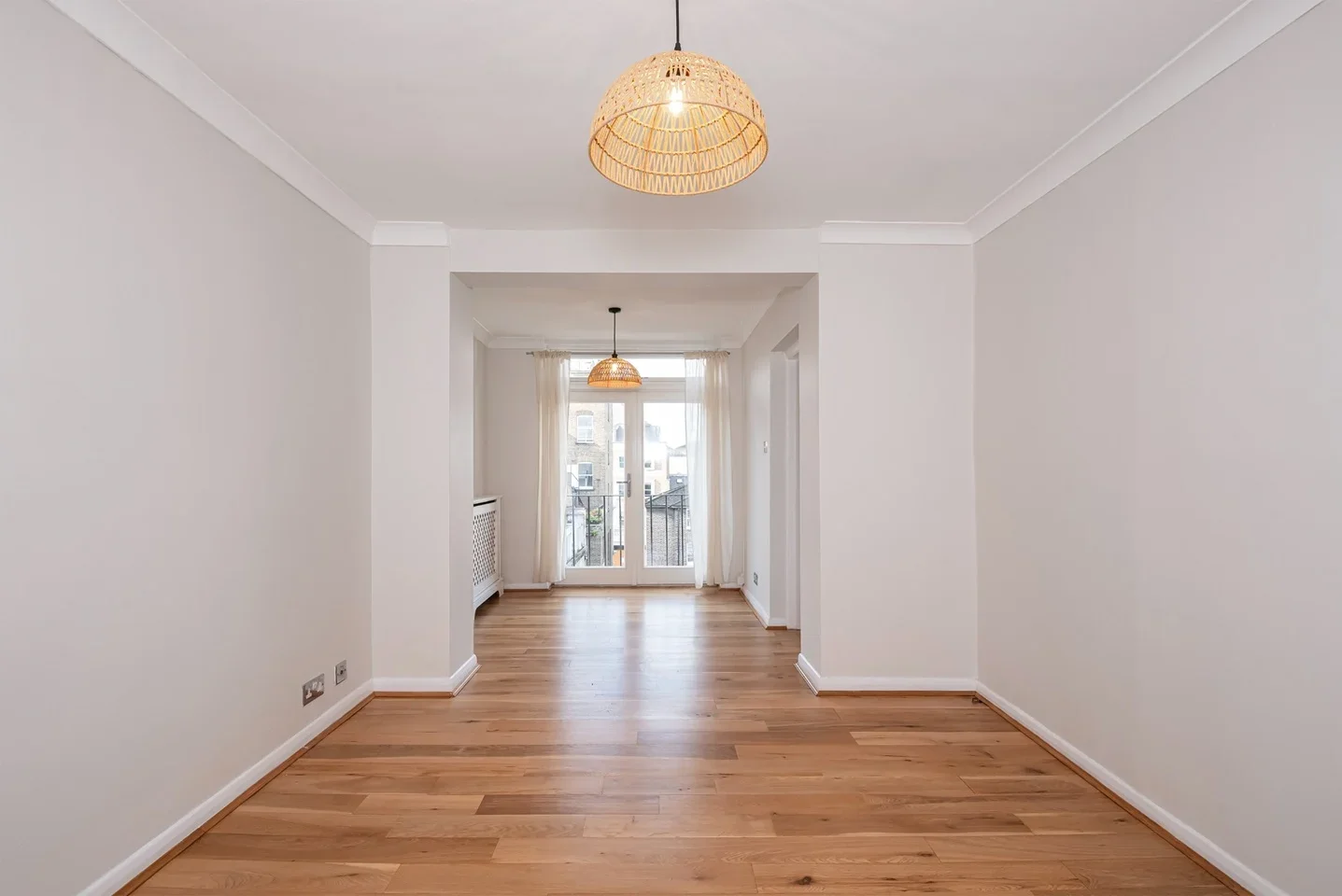 Flat Monmouth Road in City of Westminster