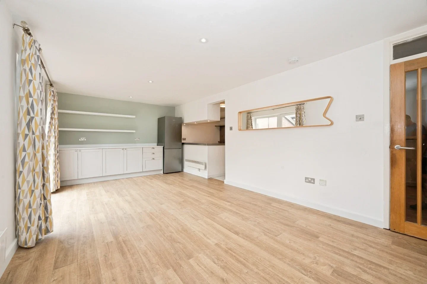 Flat Glenbuck Road in Greater London
