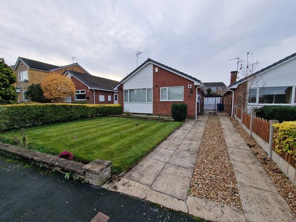 Flat Low Garth Road in Sherburn in Elmet