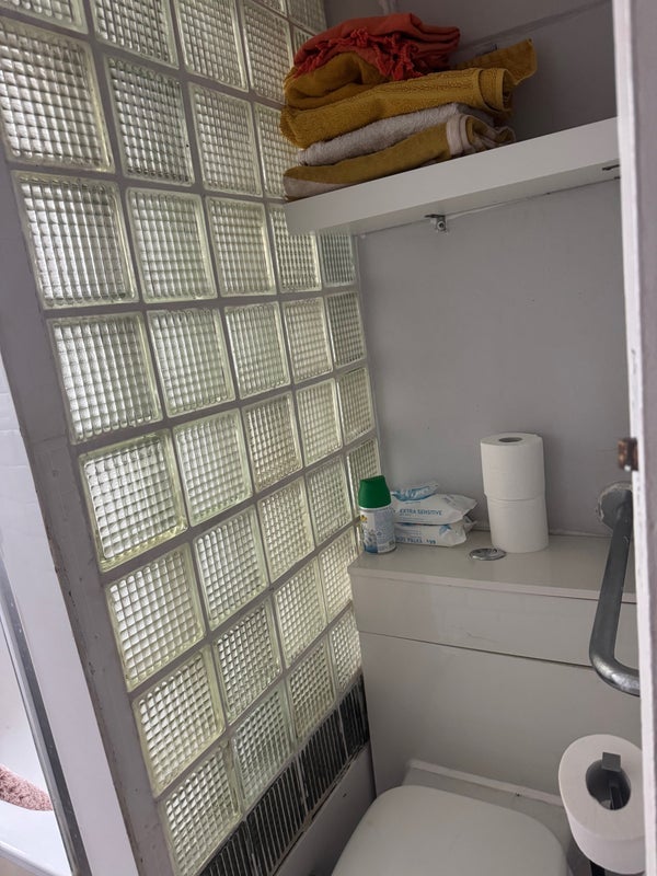 Room Acre Lane in Greater London