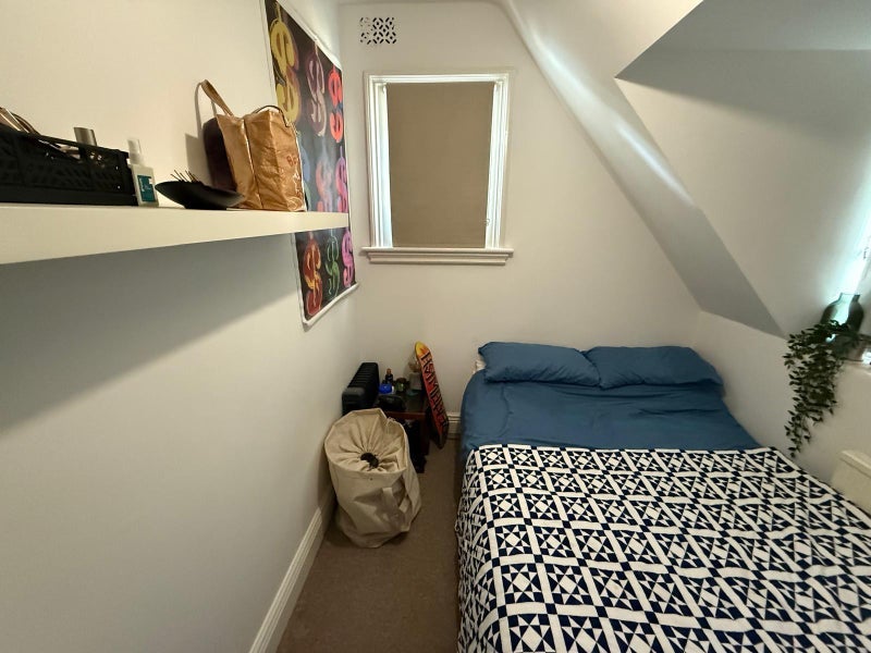 Flat Kingsmead Road in Greater London