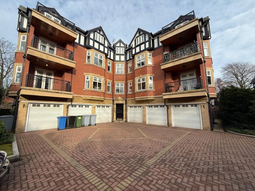 House Tulip Close in Trafford