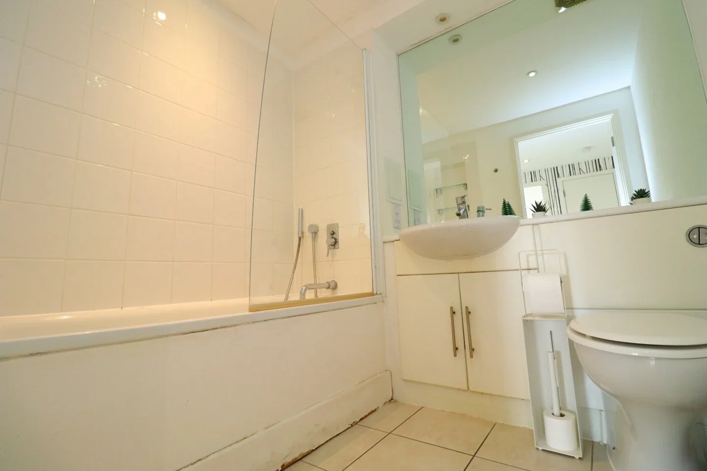 Flat West Parkside in Greater London
