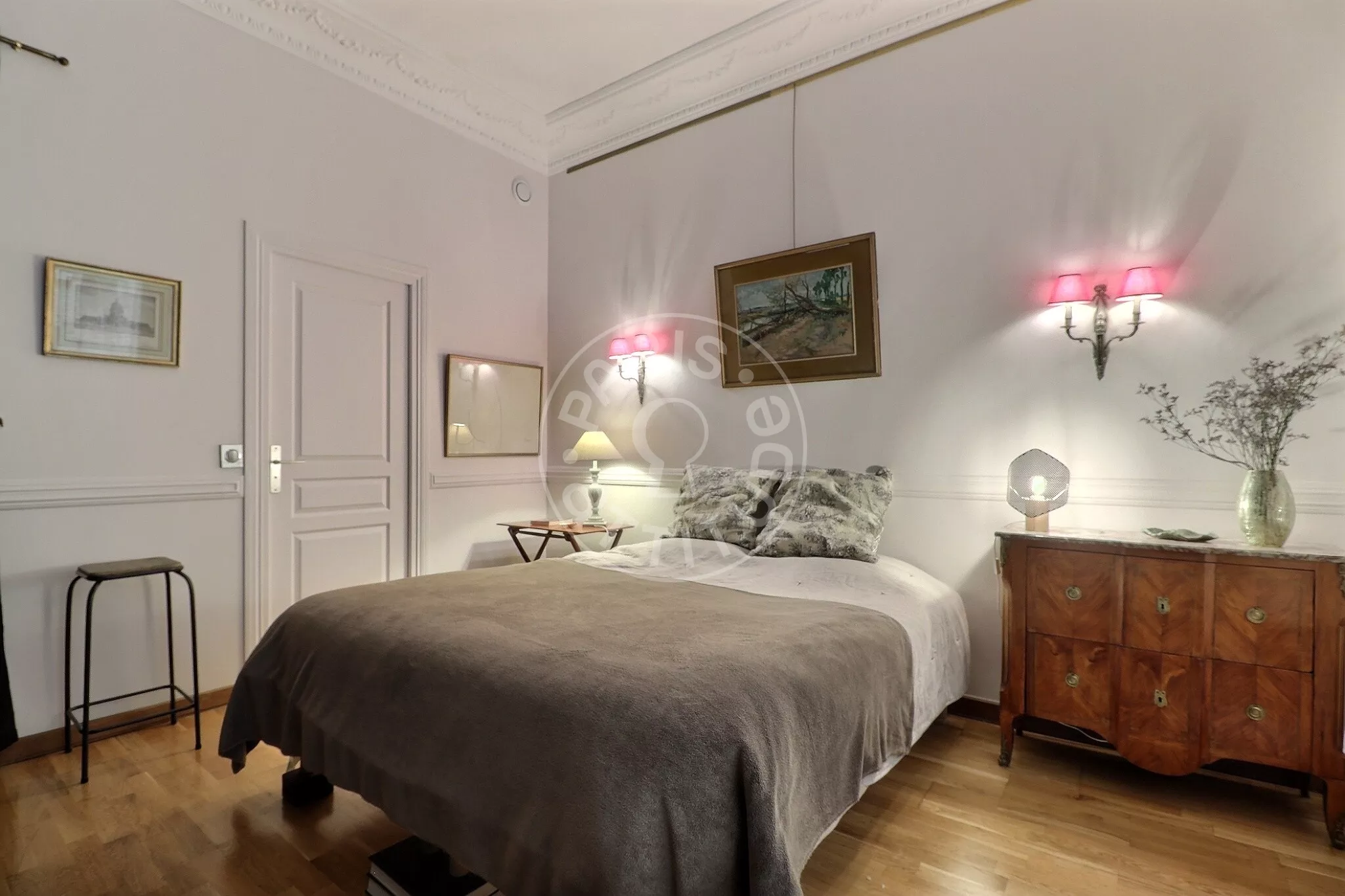 Flat Rue de la Faisanderie in Paris