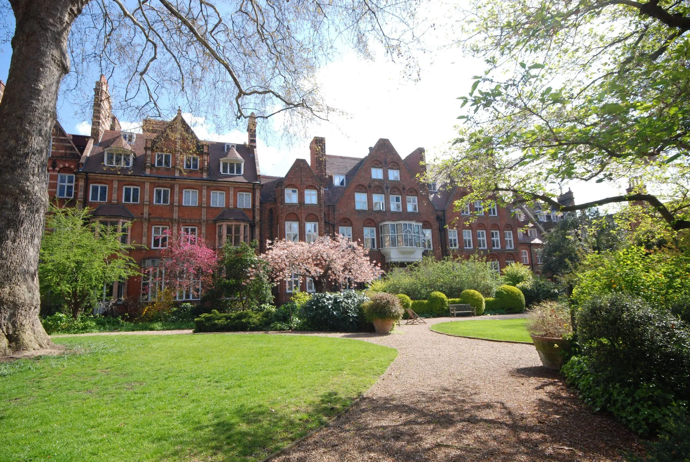 Flat Collingham Gardens in Greater London