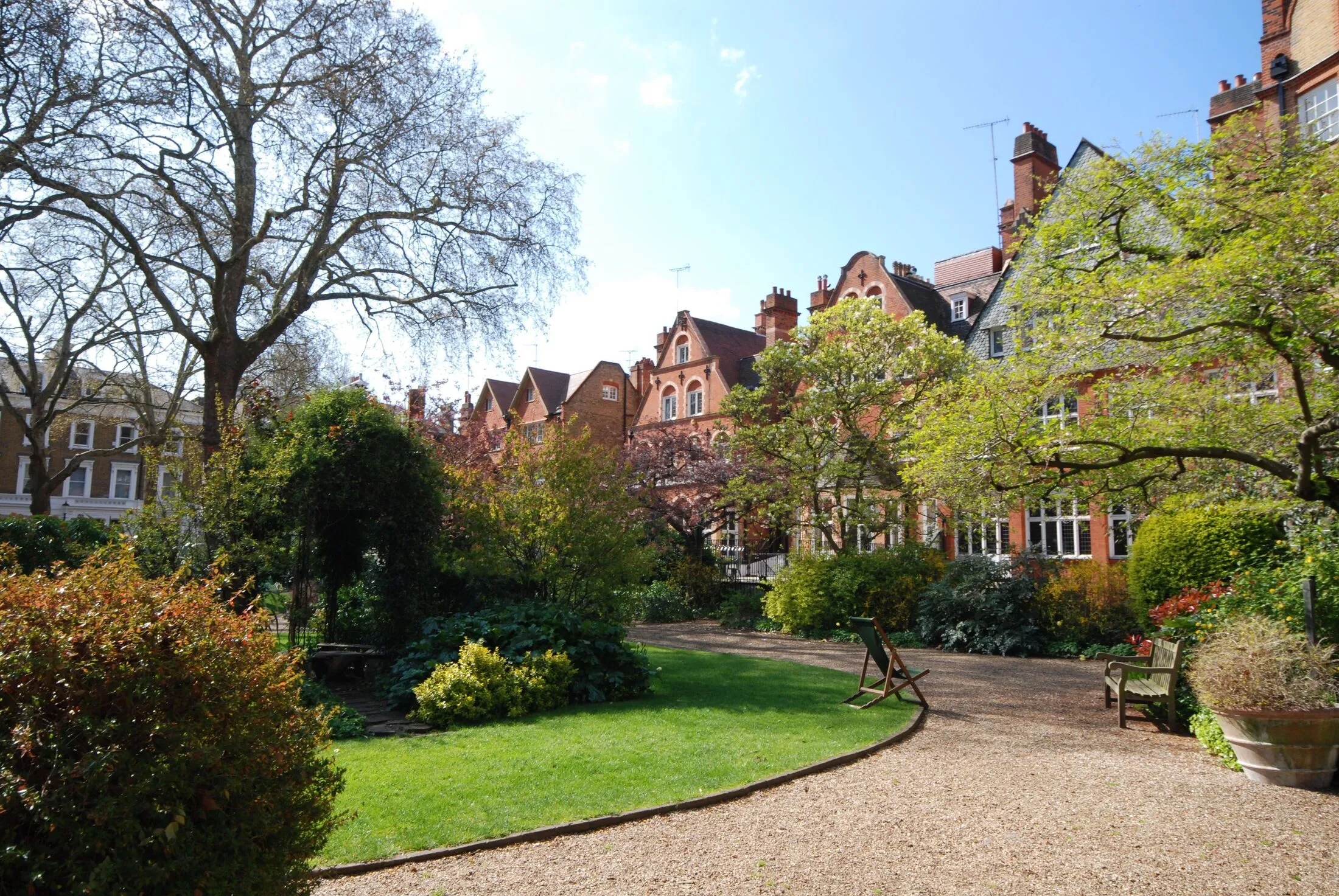 Flat Collingham Gardens in Greater London