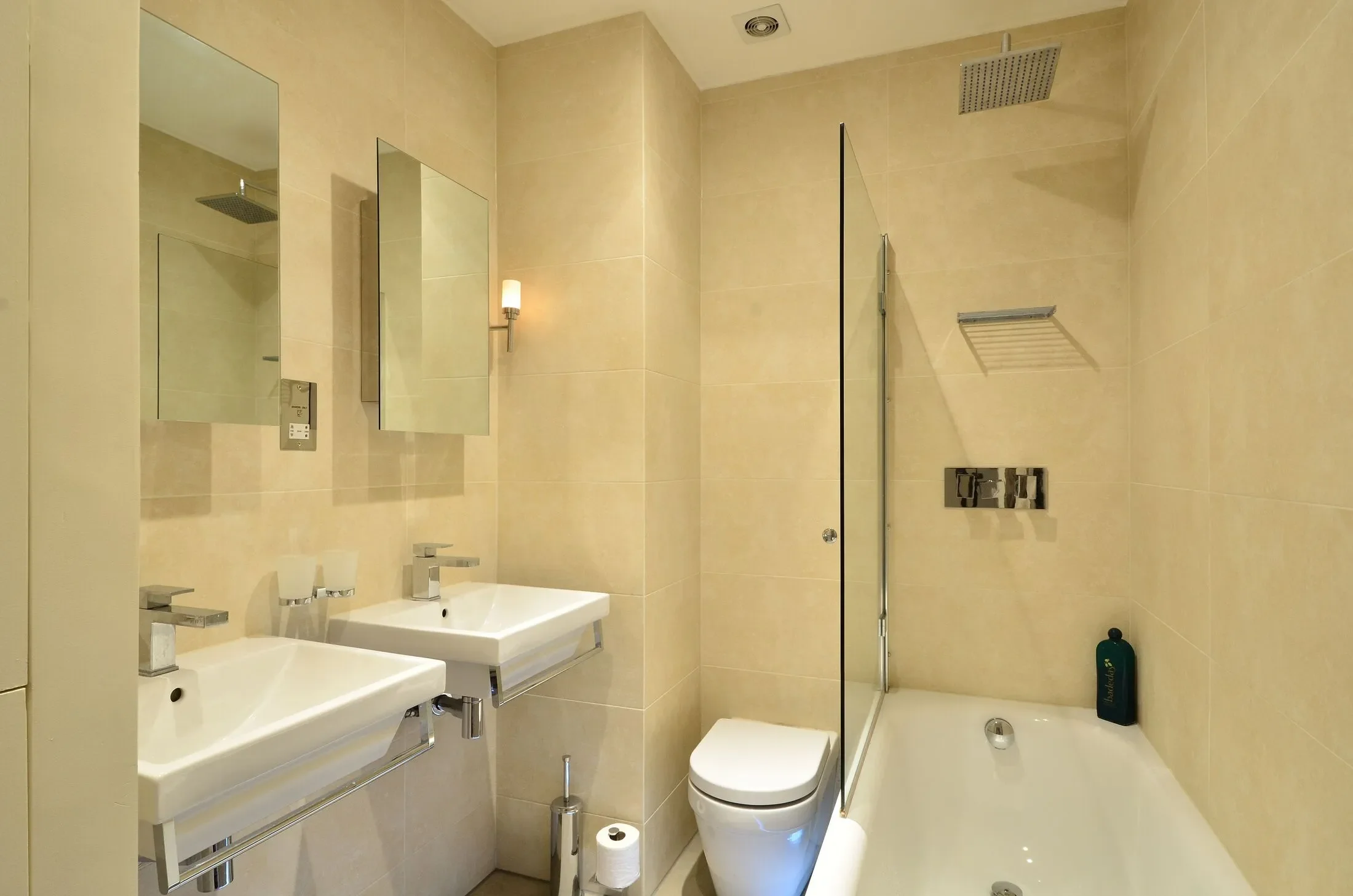 Flat Collingham Gardens in Greater London