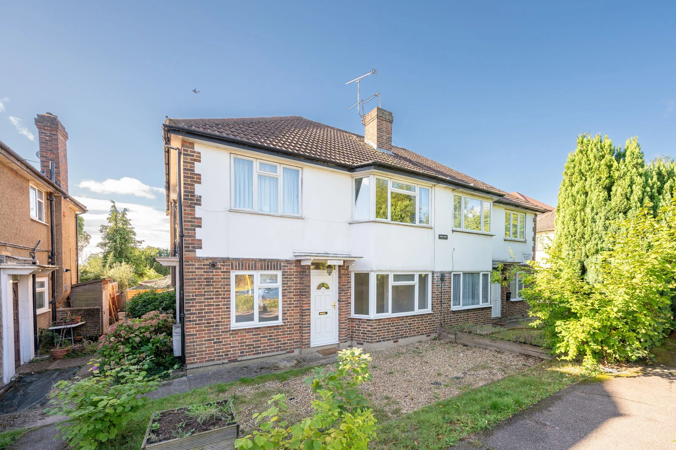 Flat Friern Park in Greater London
