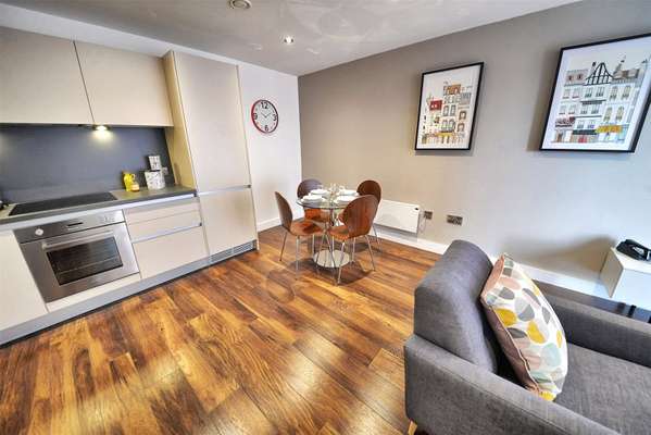 Flat Ordsall Lane in Salford