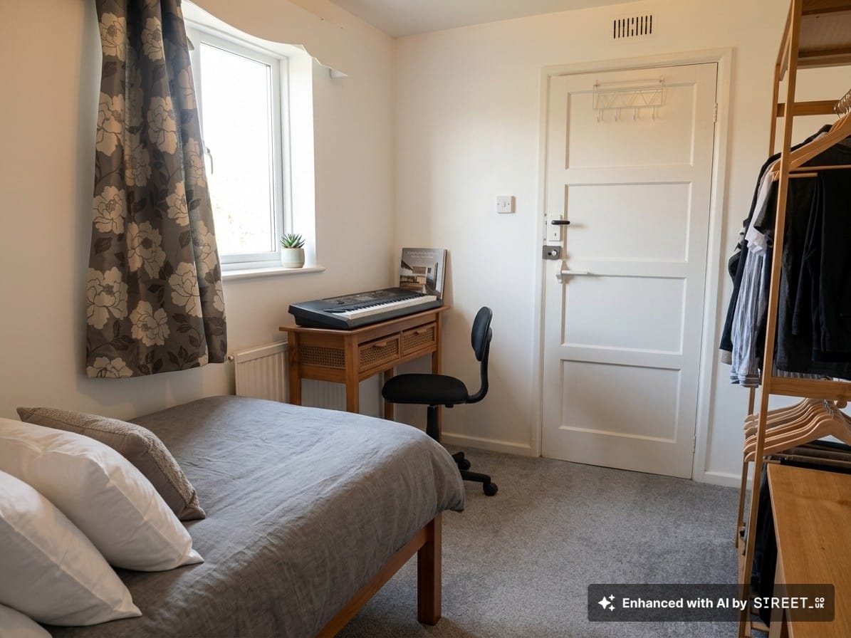 Room Andrewartha Road in Penryn