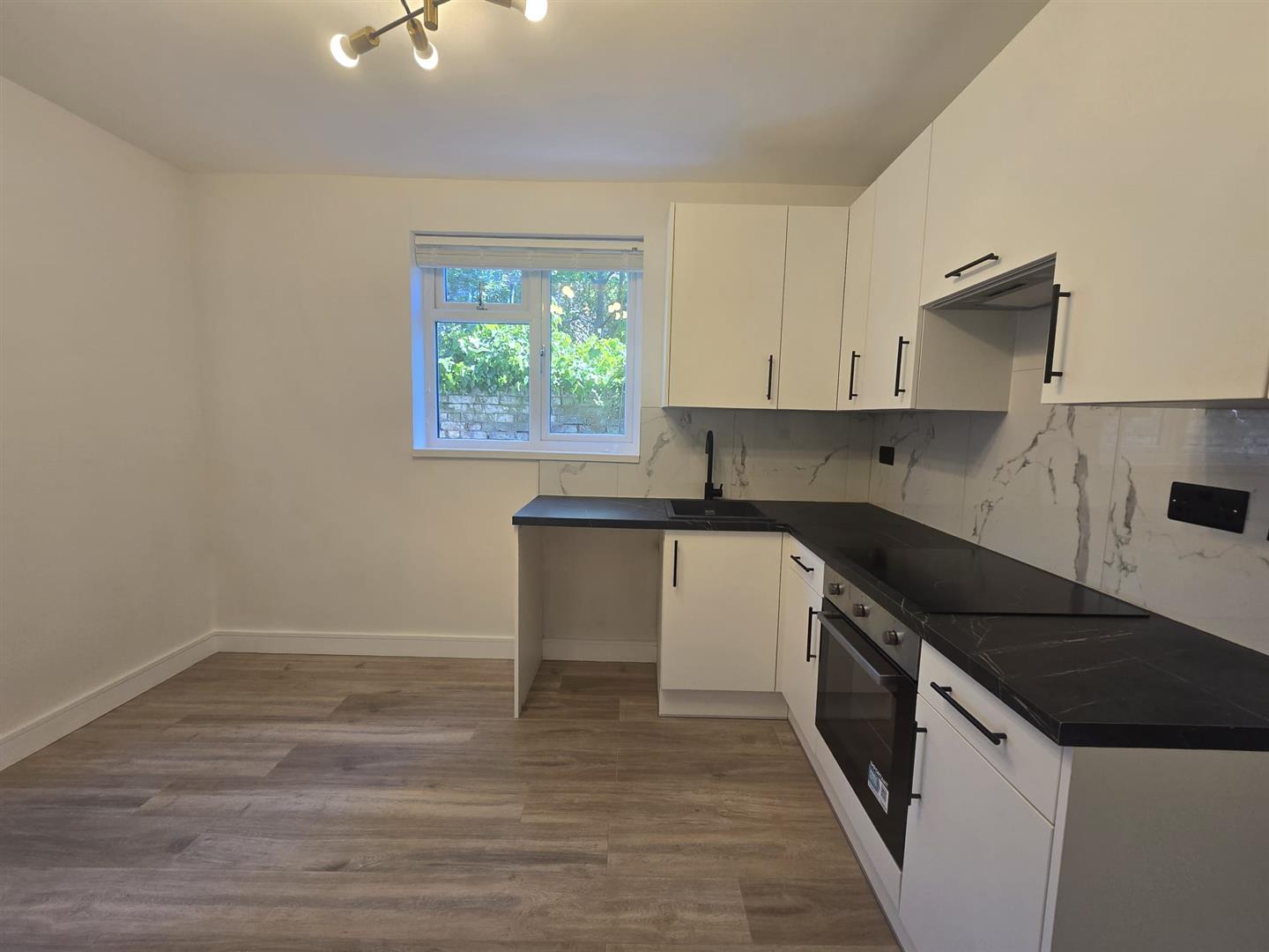 Flat Inglemere Road in Greater London