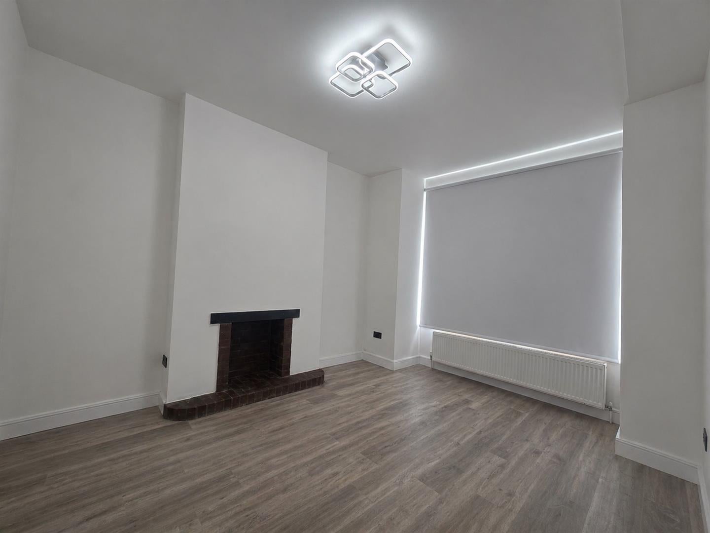 Flat Inglemere Road in Greater London