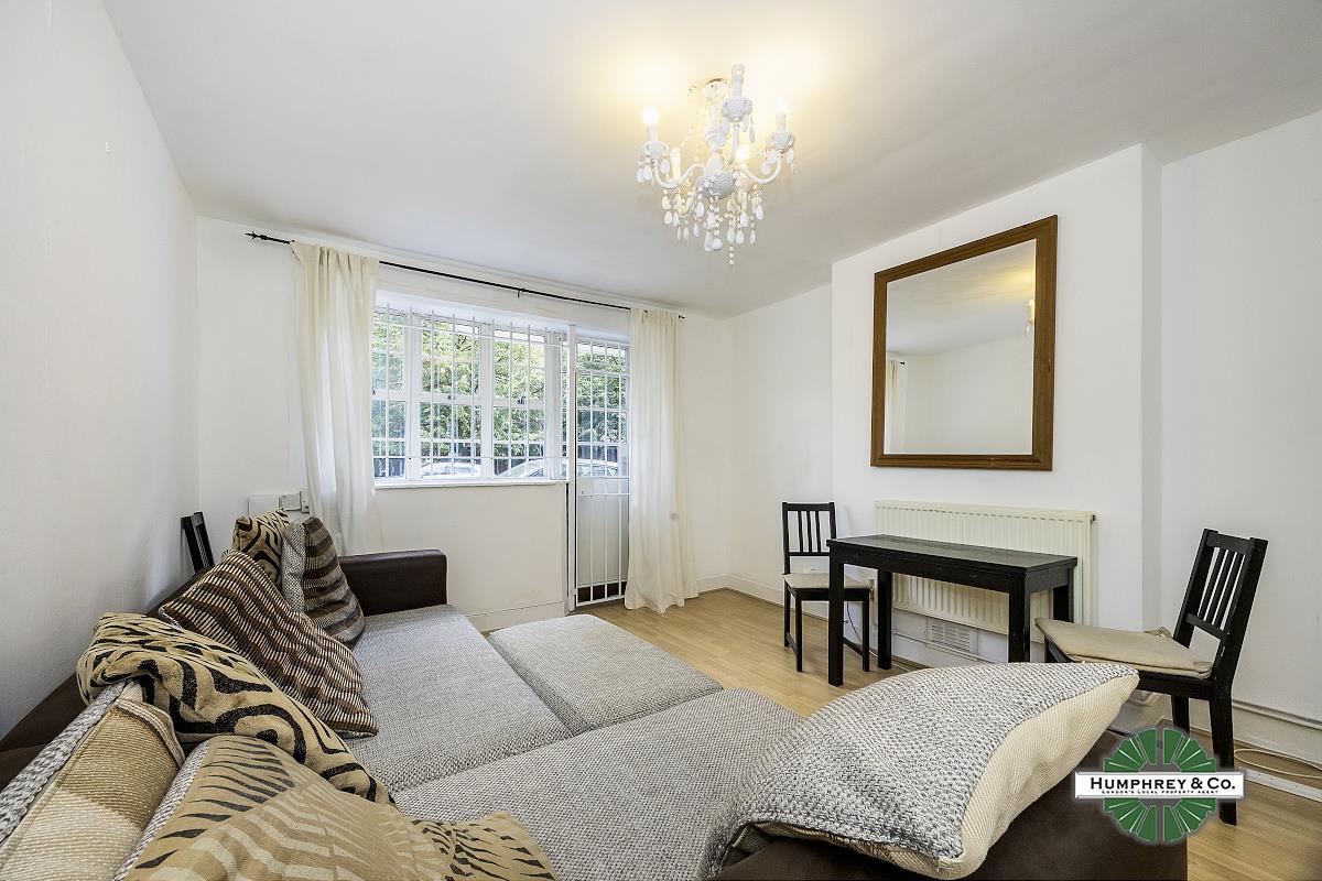 Flat Aske Street in Greater London