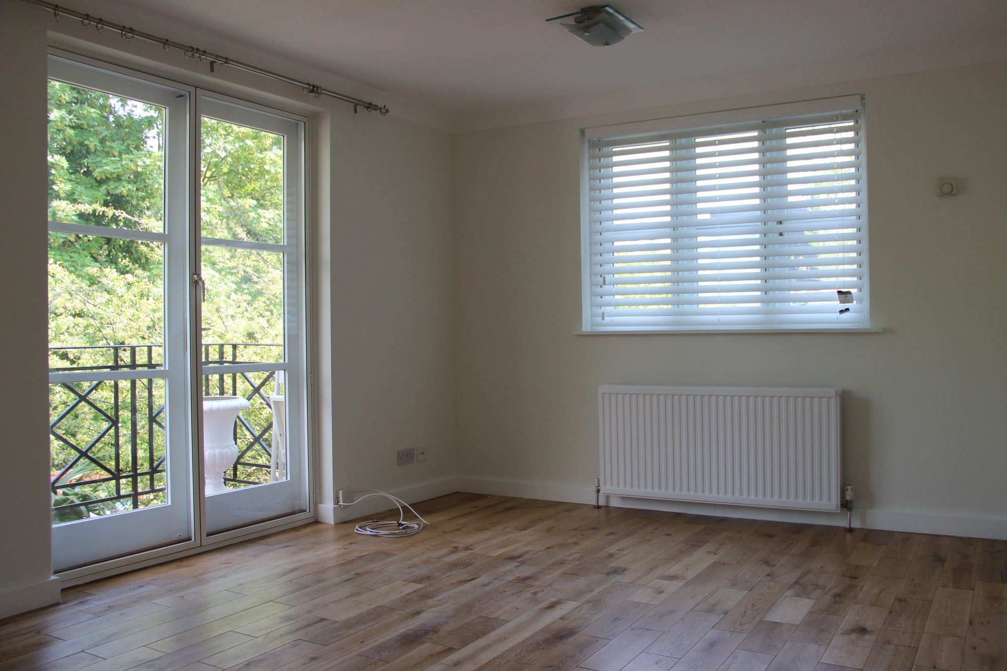 Flat Brompton Park Crescent in Greater London