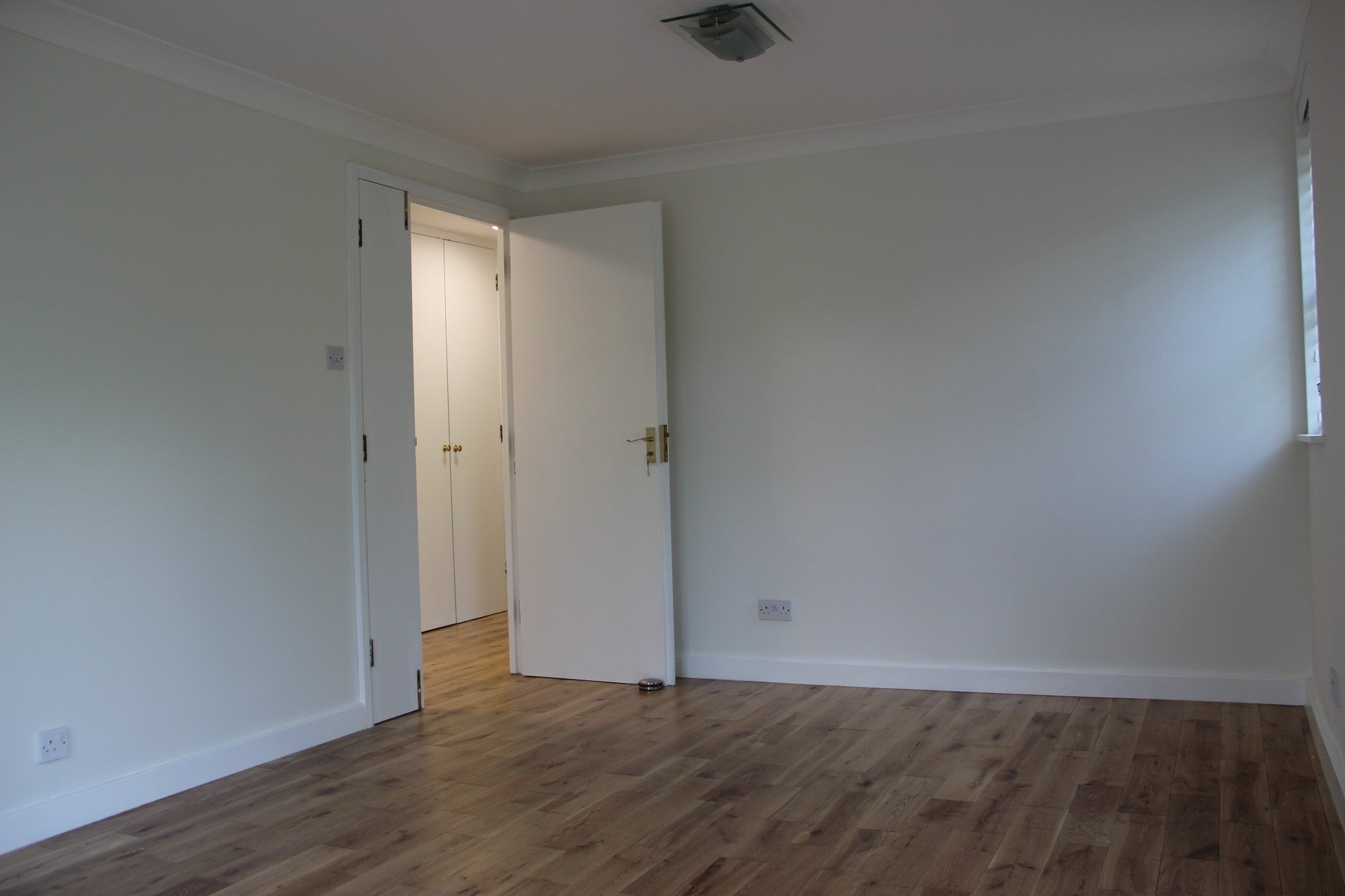 Flat Brompton Park Crescent in Greater London