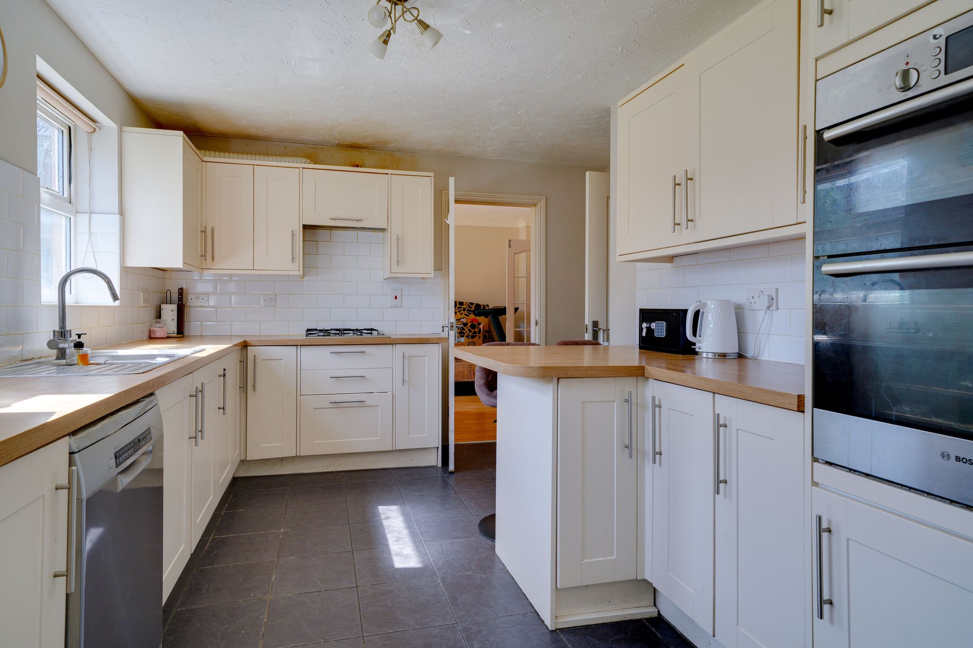 House Halley Close in Huntingdonshire