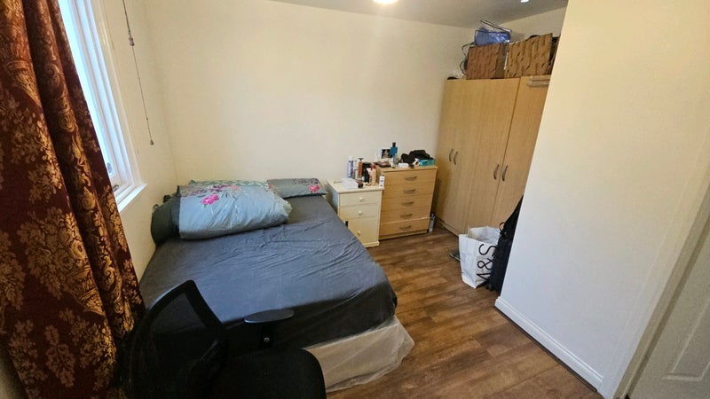 Room Calverley Grove in Greater London