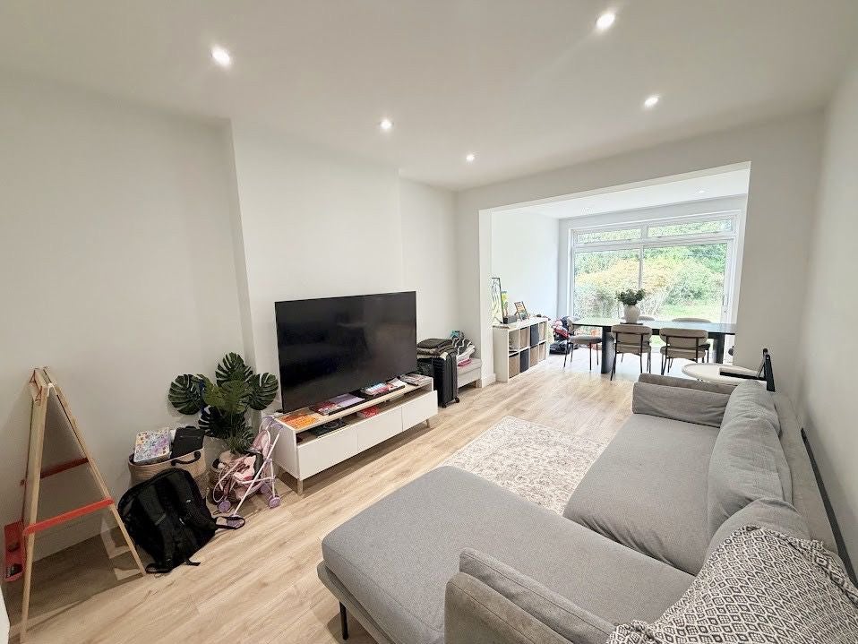 House Parkside Way in Greater London