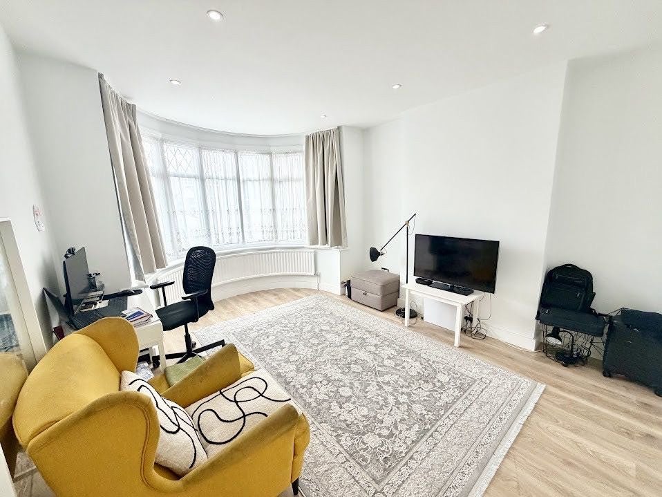 House Parkside Way in Greater London