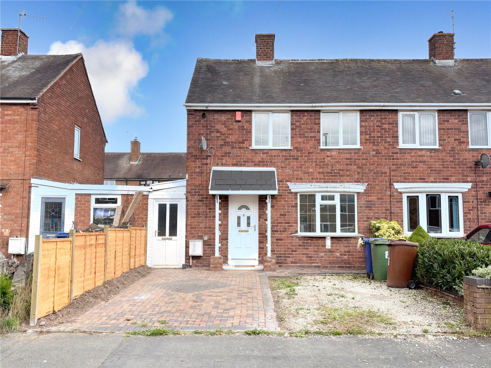 House Leamington Close in Cannock Chase