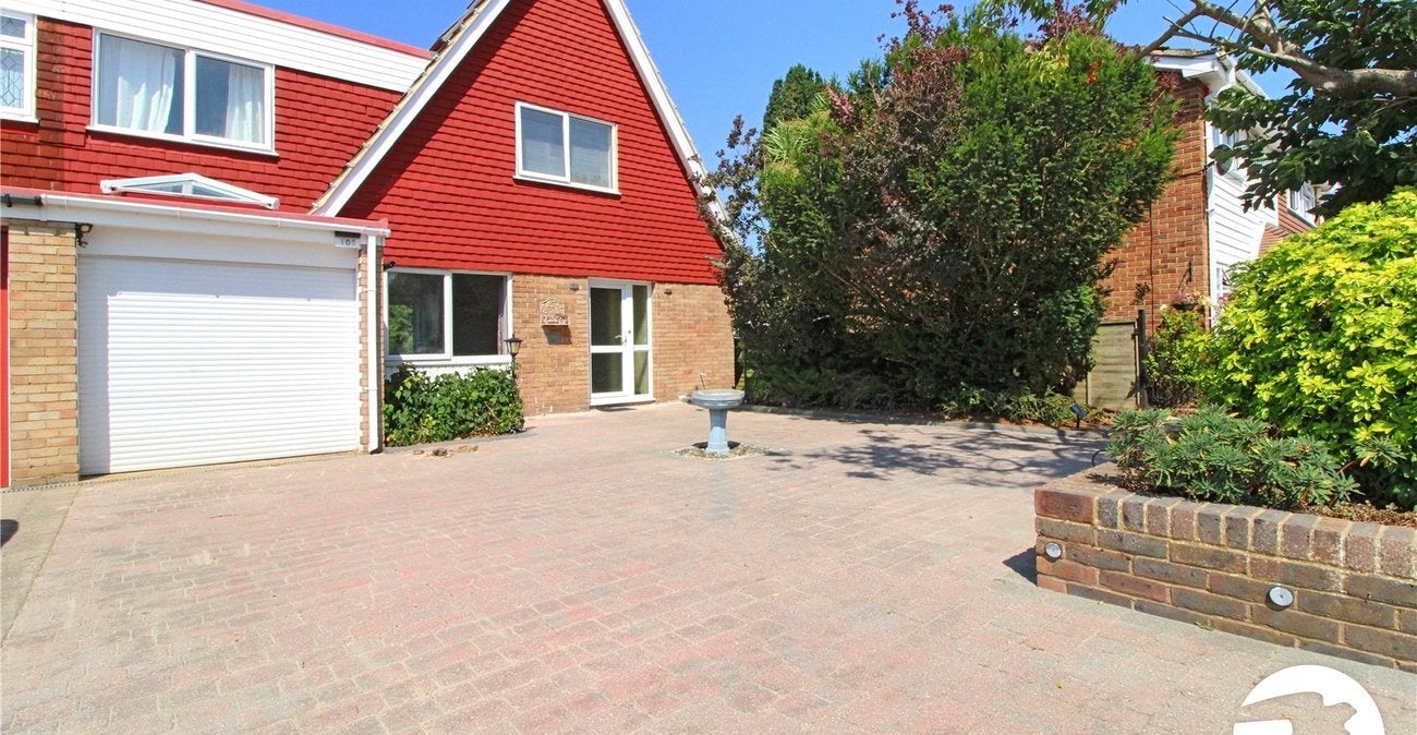 House Biddenden Way in Gravesham