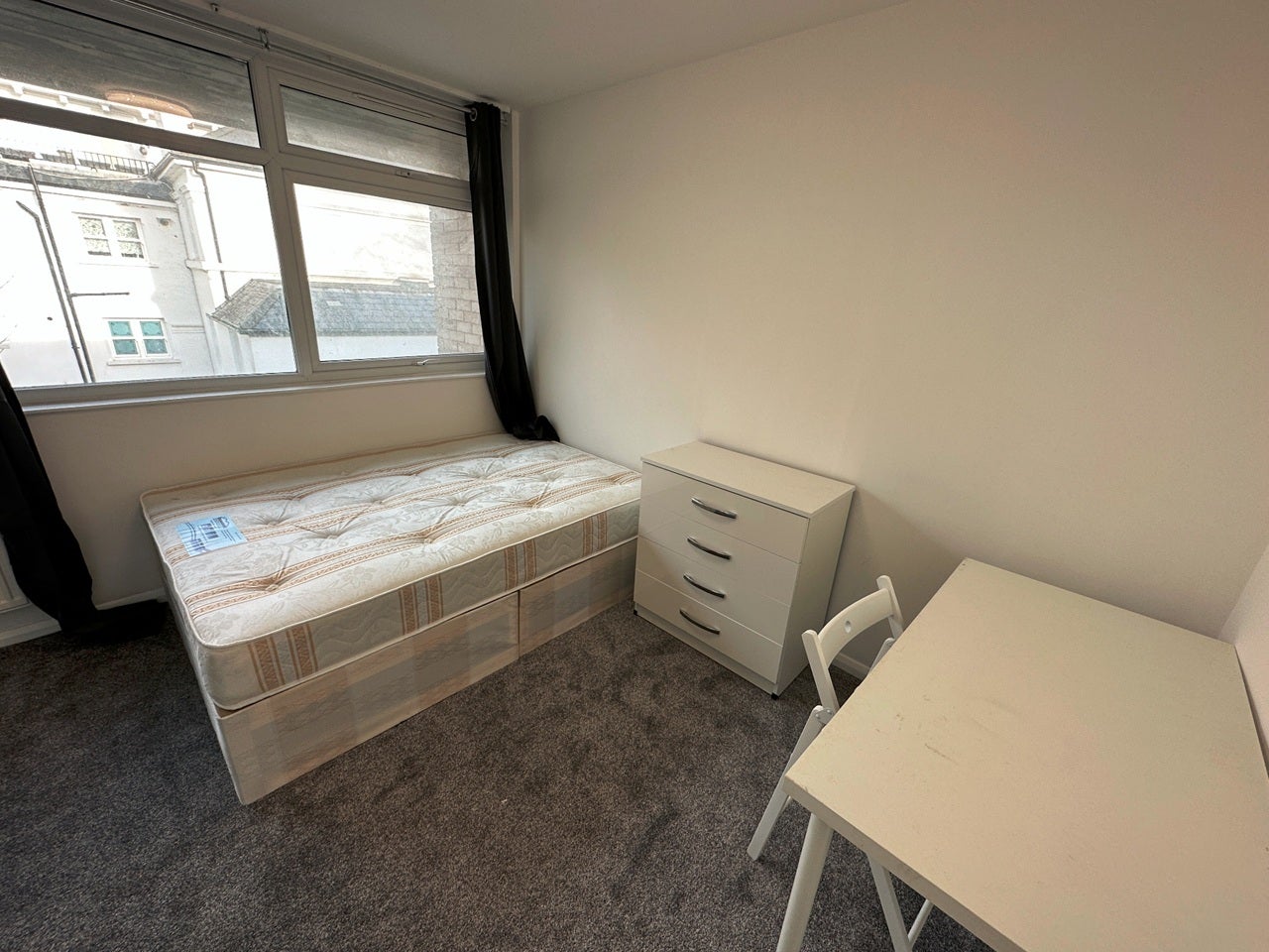 Room Roxeth Hill in Greater London