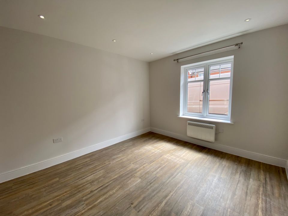 Flat Emerald Avenue in Hart