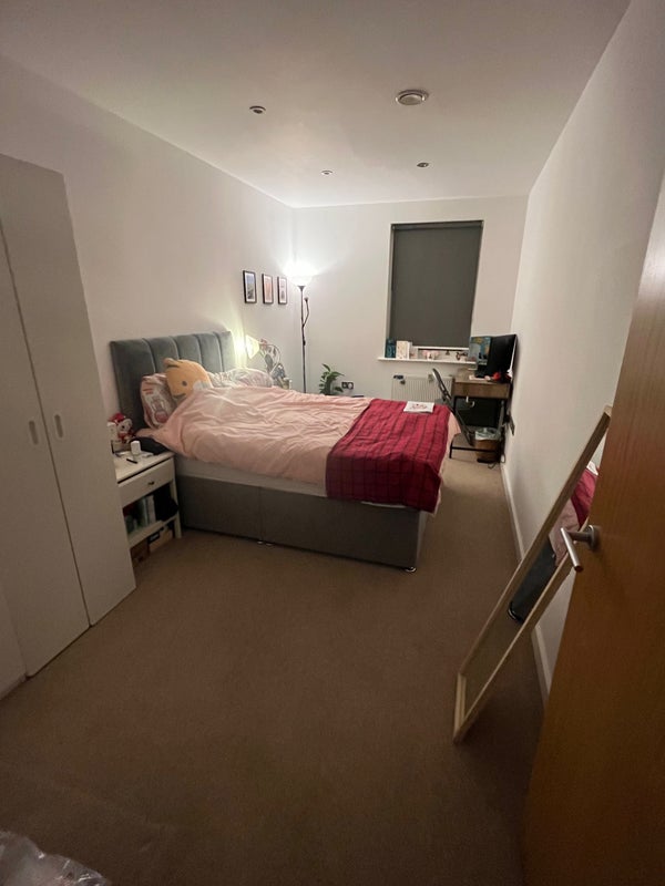 Room Woodville Gardens in Greater London