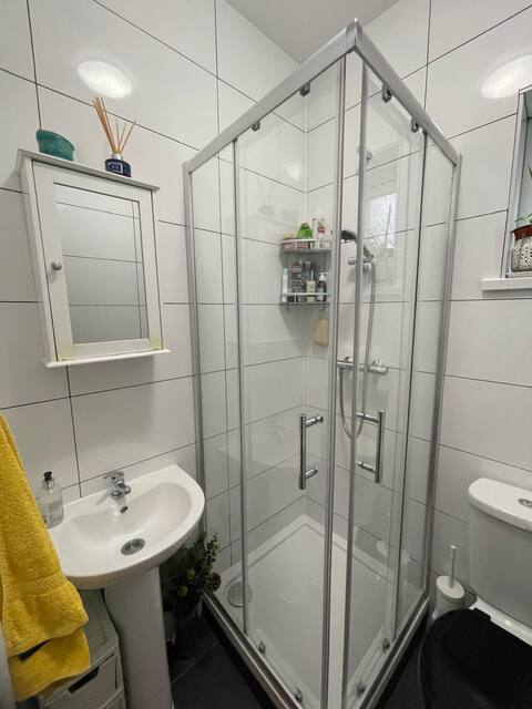 Room Lea Bridge Road in Greater London