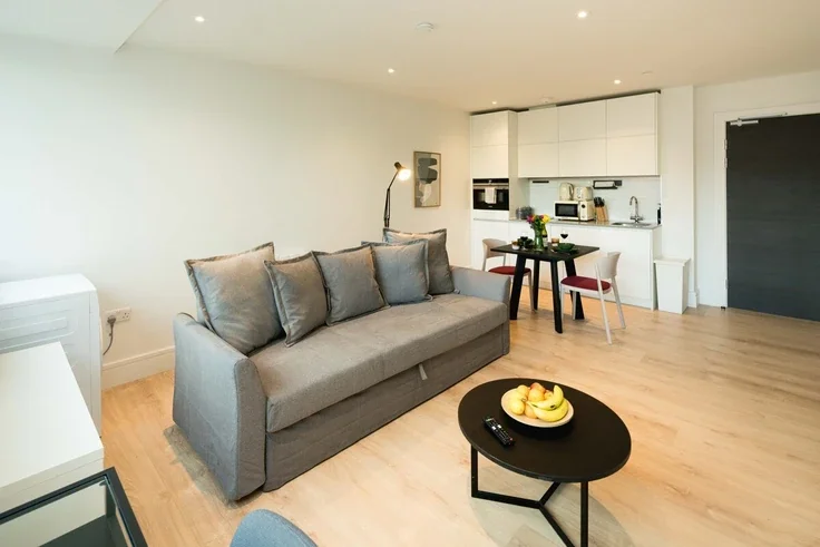 Flat Olympic Way in Greater London