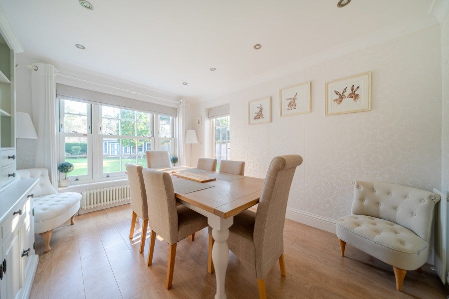 House Devonshire Drive in Surrey Heath