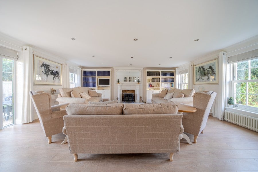 House Devonshire Drive in Surrey Heath