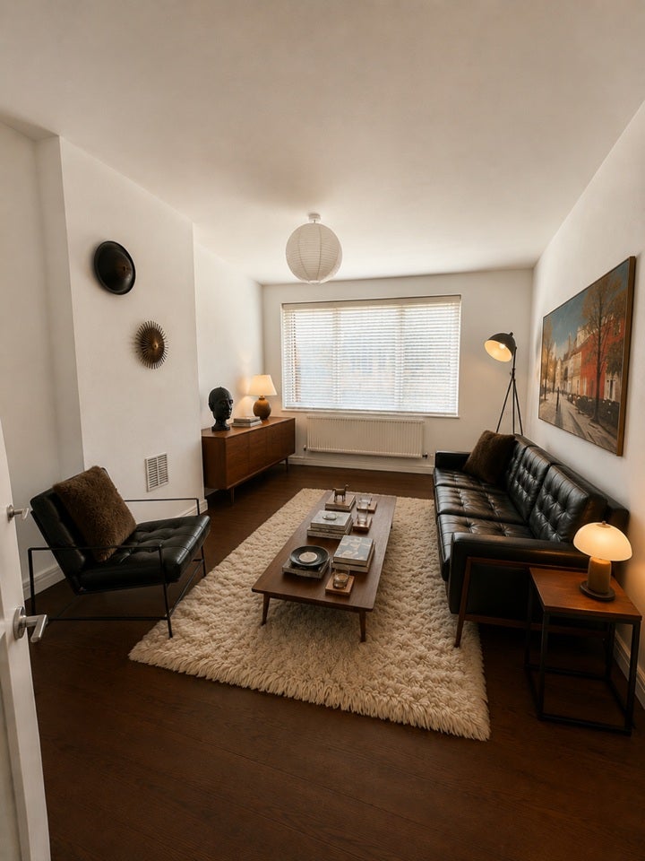 Flat Blythe Road in Greater London