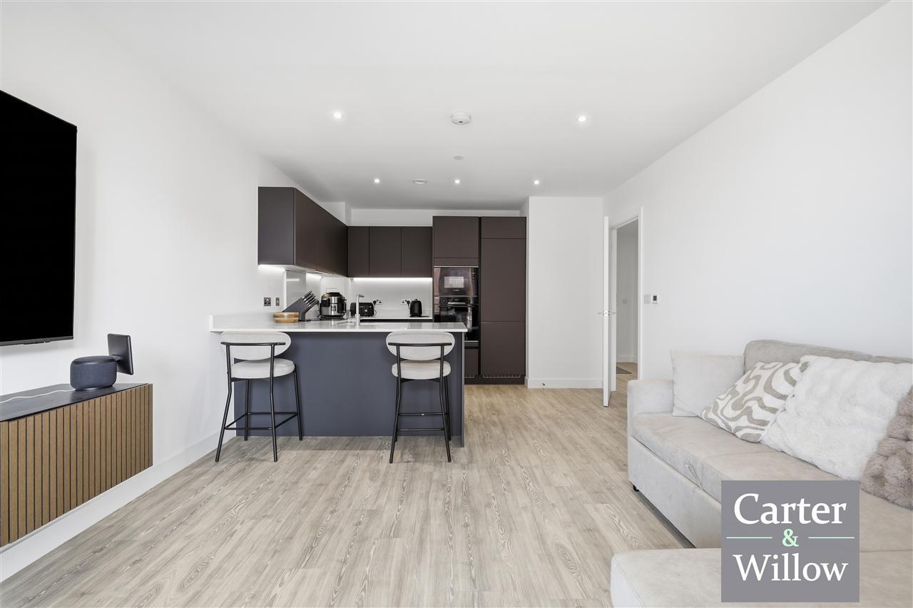 Flat Chequers Lane in Greater London
