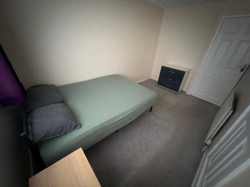 Room Gaskell Avenue in South Tyneside