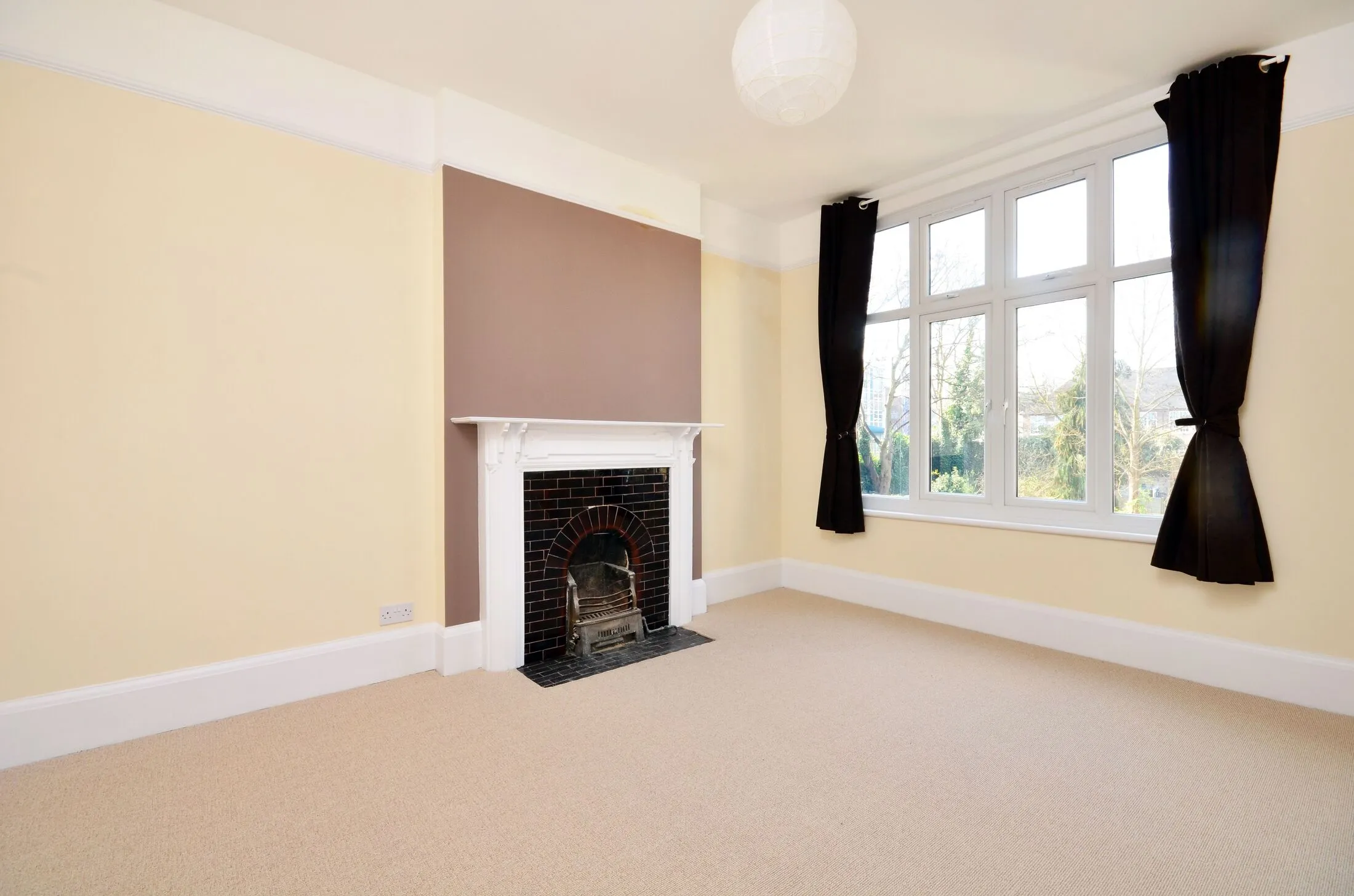 Flat Kerrison Road in Greater London