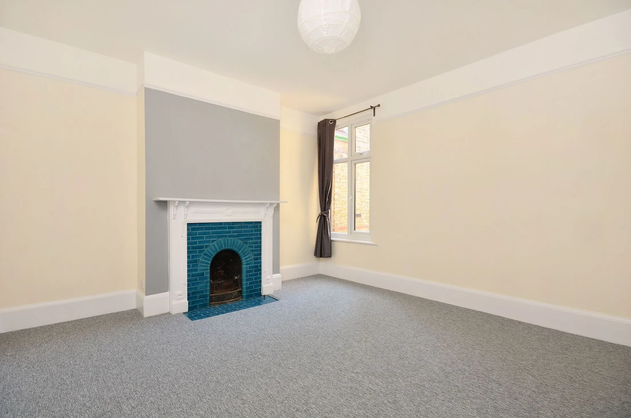 Flat Kerrison Road in Greater London