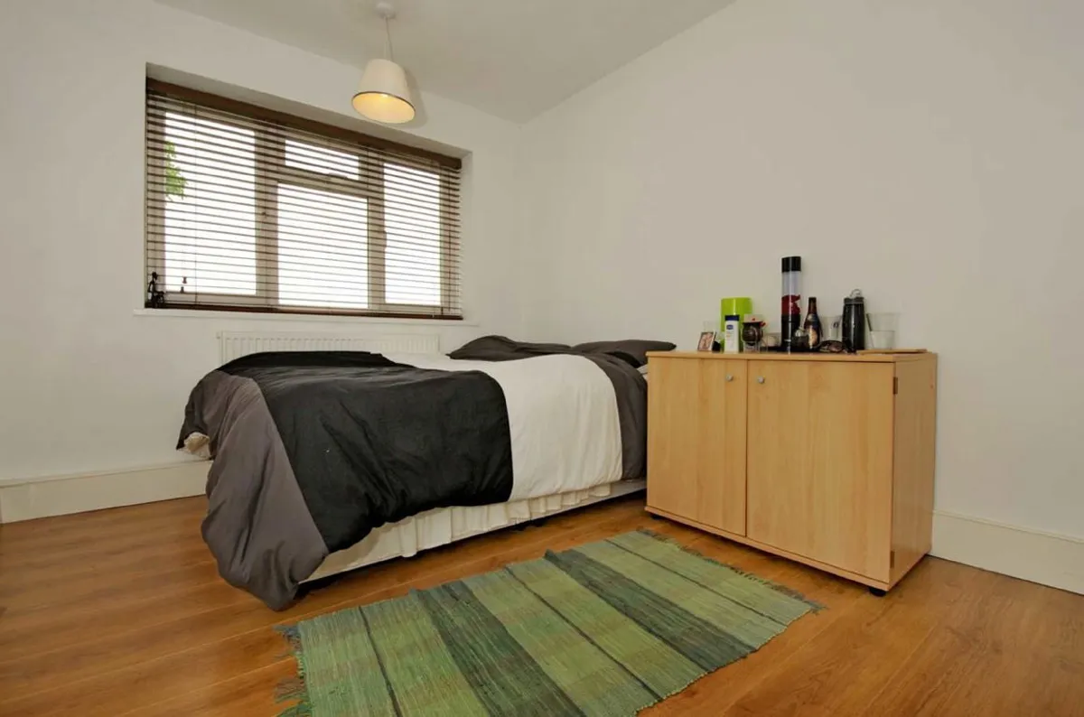 Flat New Park Road in Greater London