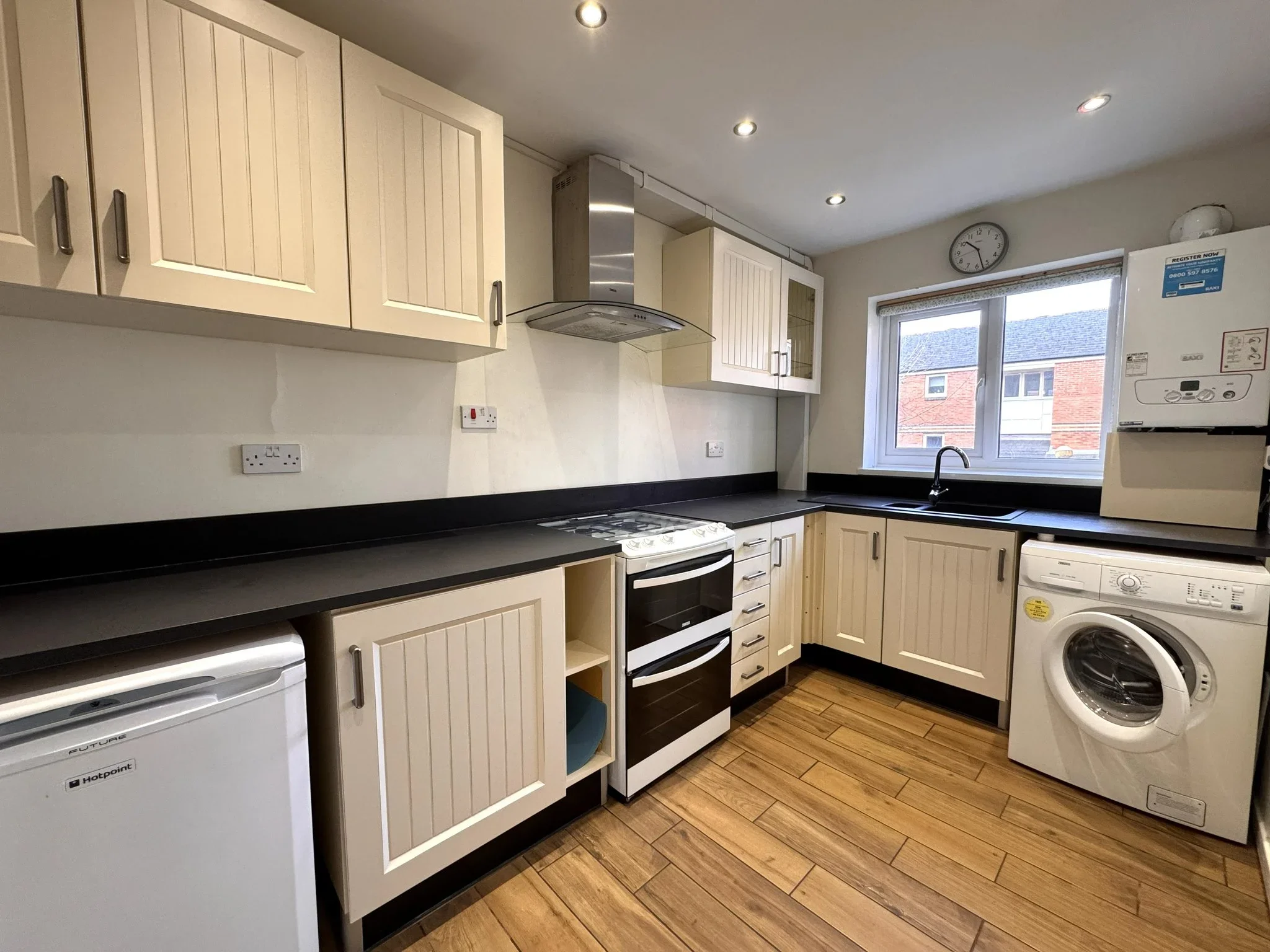 Flat Abernethy Quay in Swansea