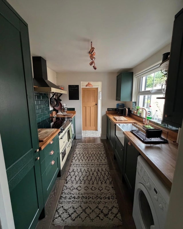 Room Fox Lane in Cardiff