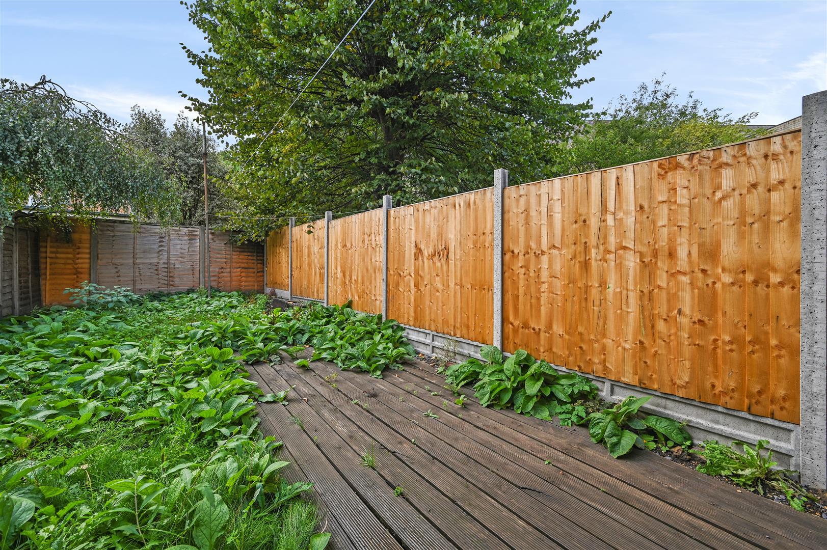 Flat Newton Avenue in Greater London