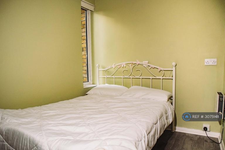 Flat Oborne Close in Greater London