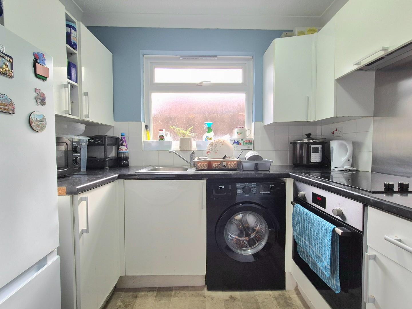 Flat Berrydale Road in Greater London