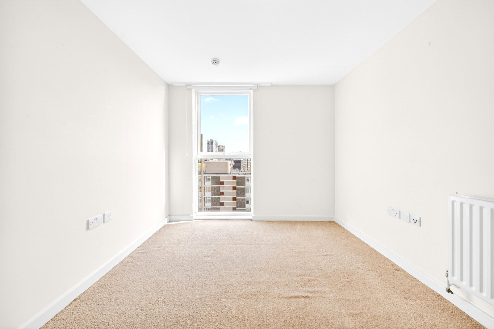 Flat Wenlock Street in Greater London