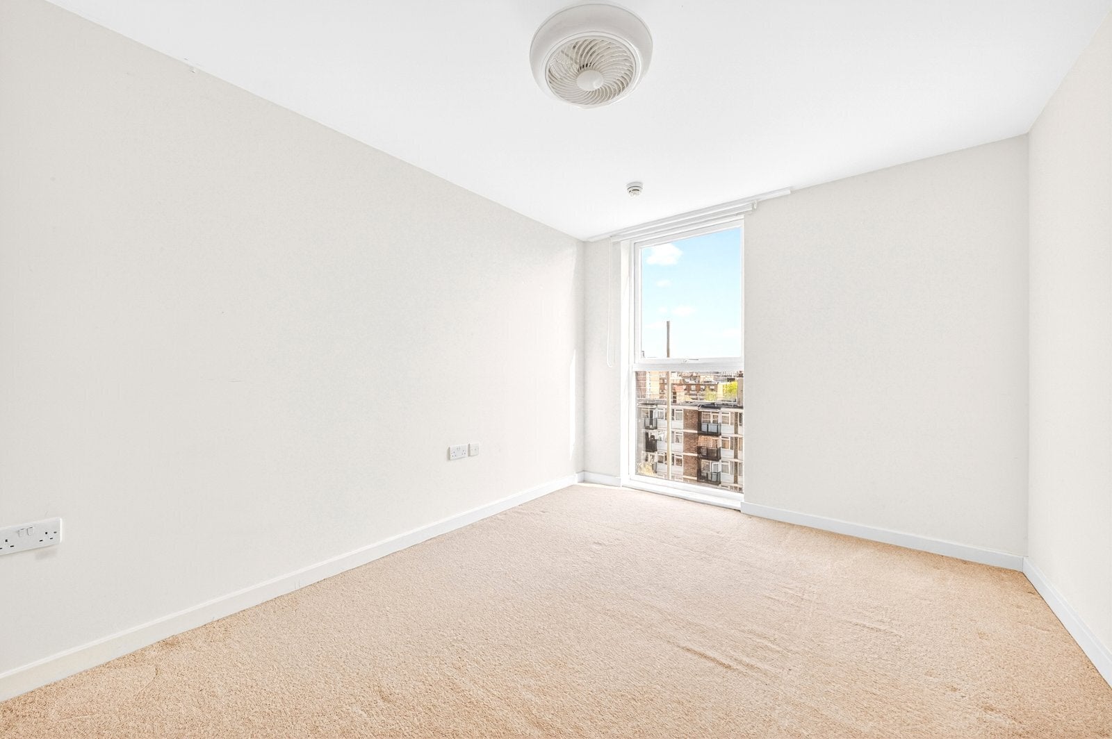 Flat Wenlock Street in Greater London