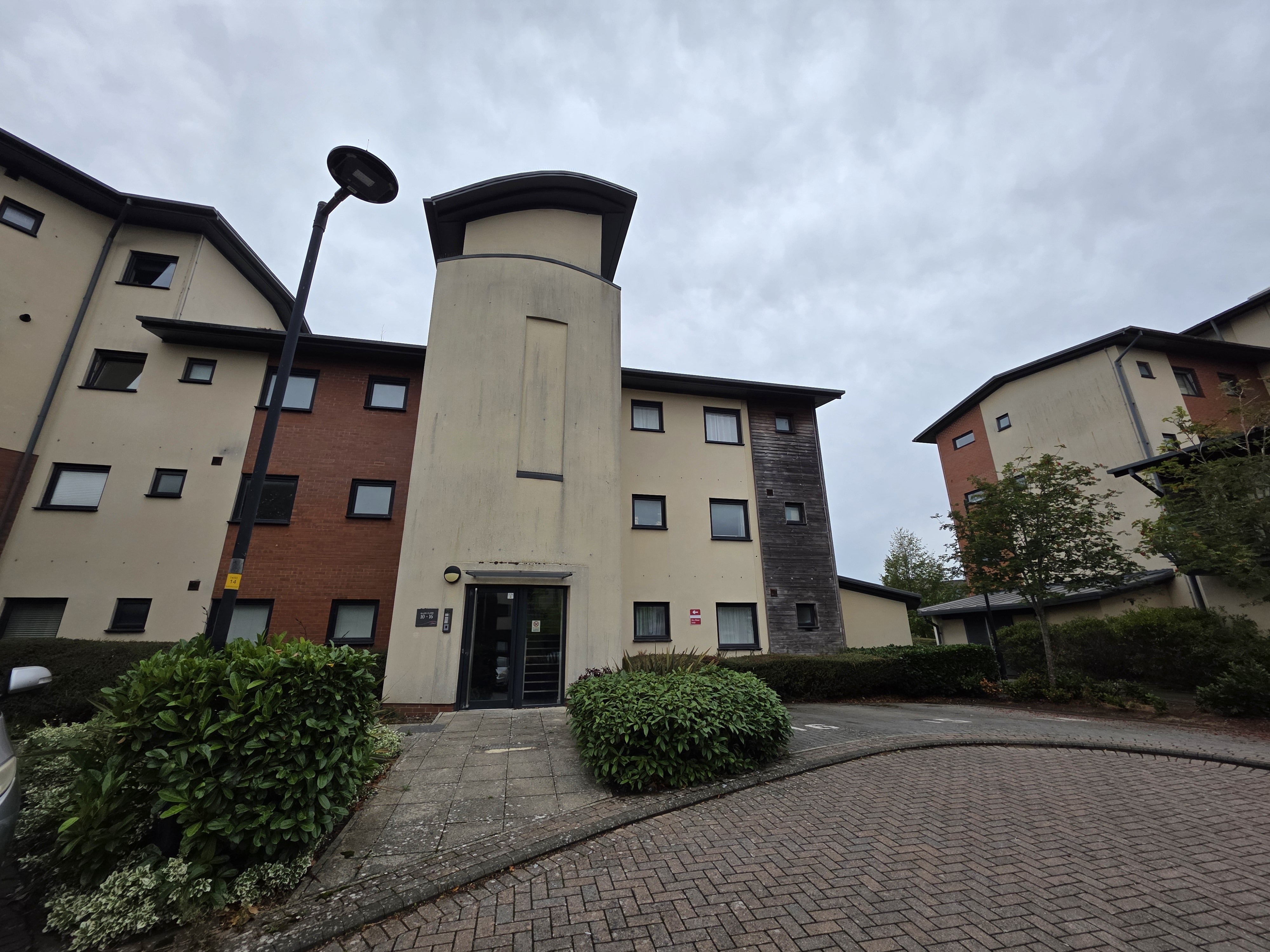 Flat Allen Close in Swindon